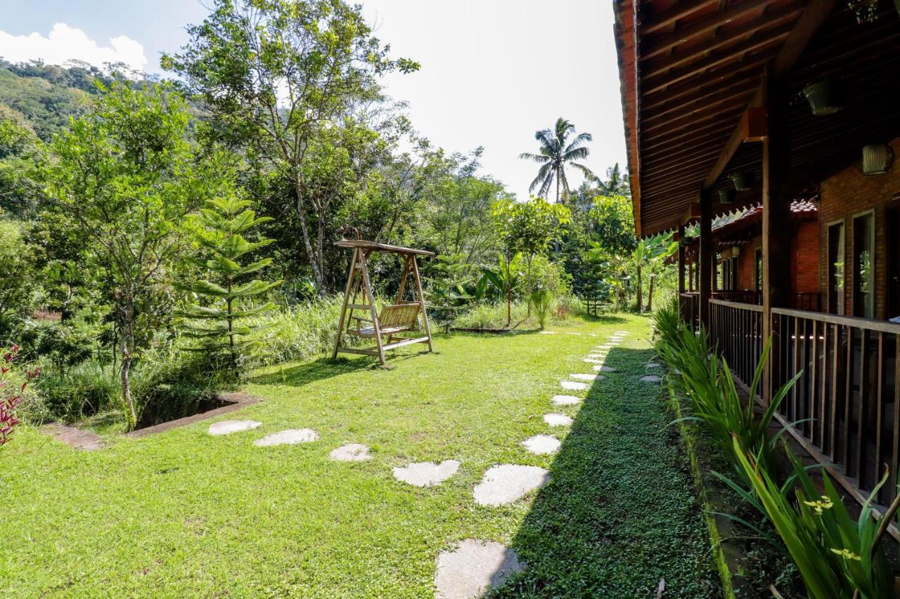 Hotel Balkondes Kenalan Magelang Esterno foto