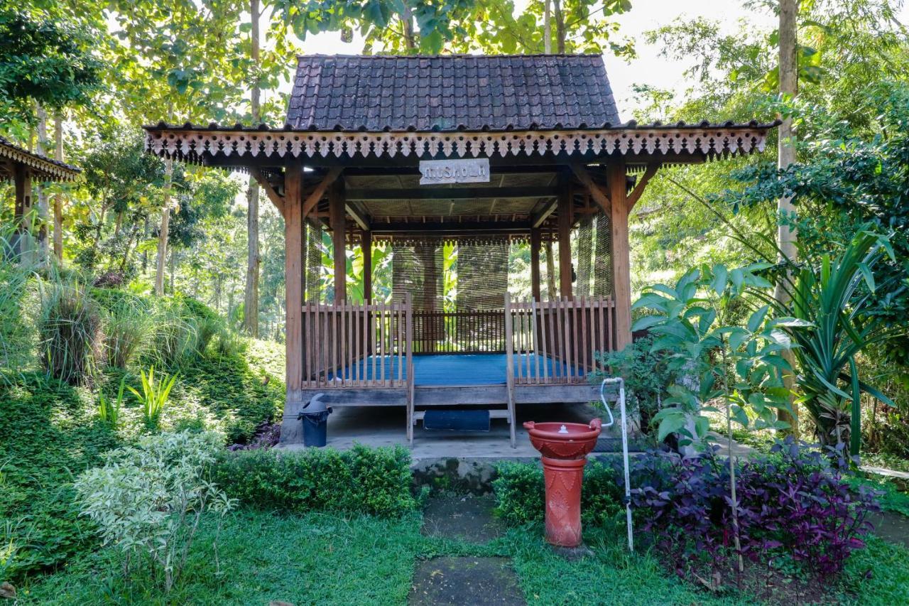 Hotel Balkondes Kenalan Magelang Esterno foto