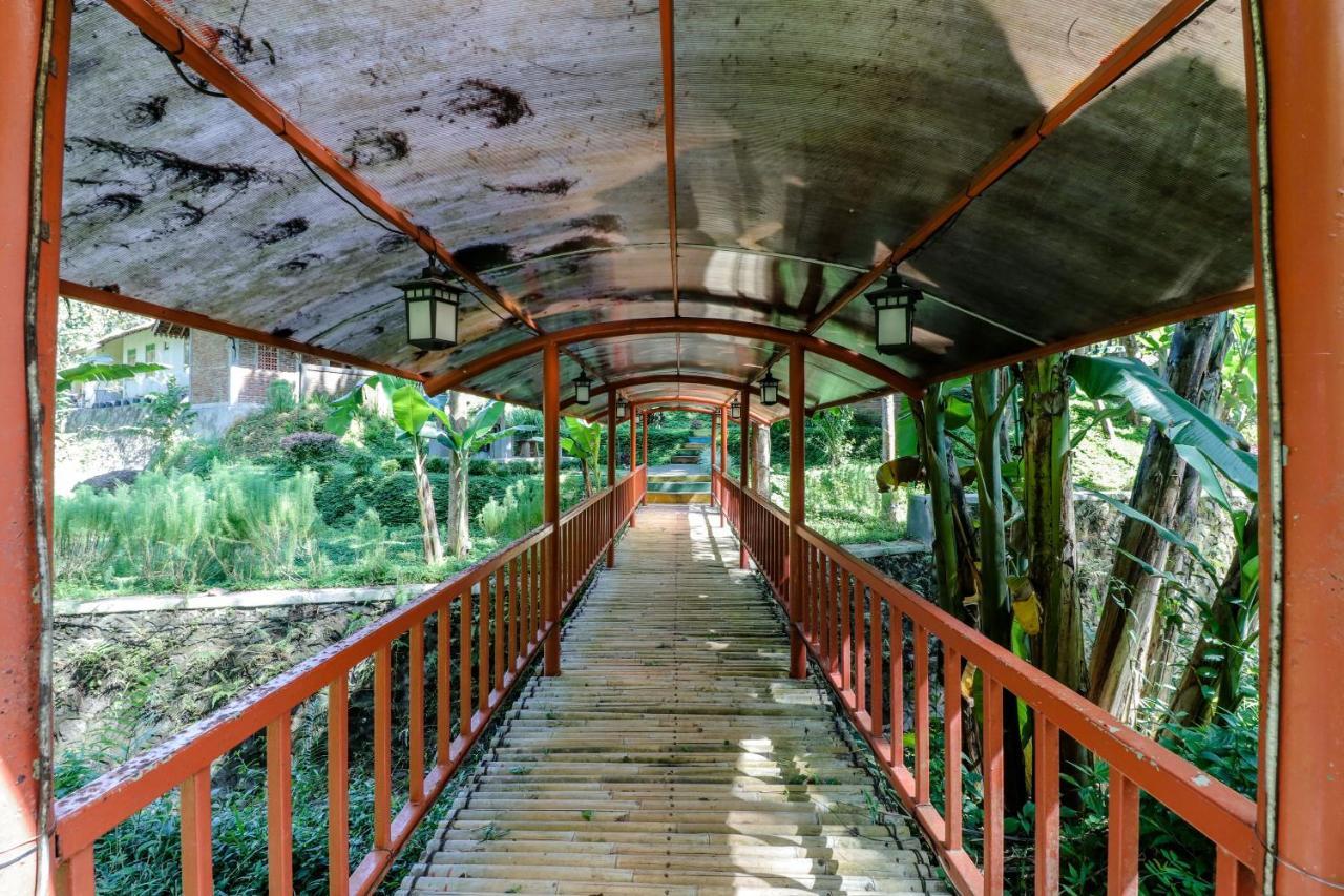 Hotel Balkondes Kenalan Magelang Esterno foto
