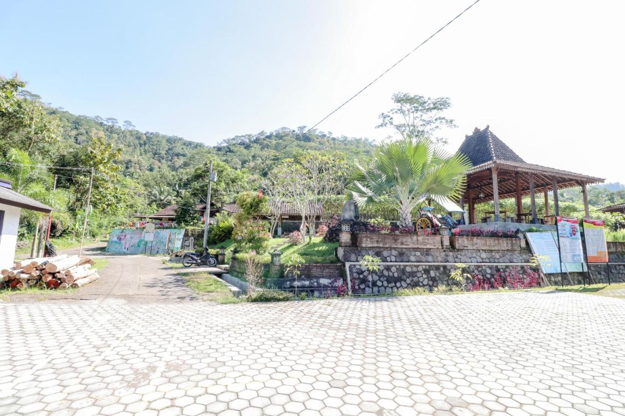 Hotel Balkondes Kenalan Magelang Esterno foto